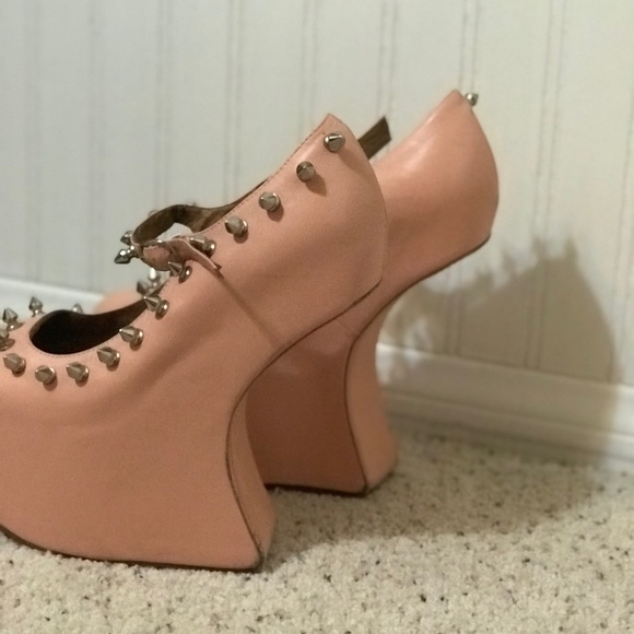 Sold - Picture 2 of 6